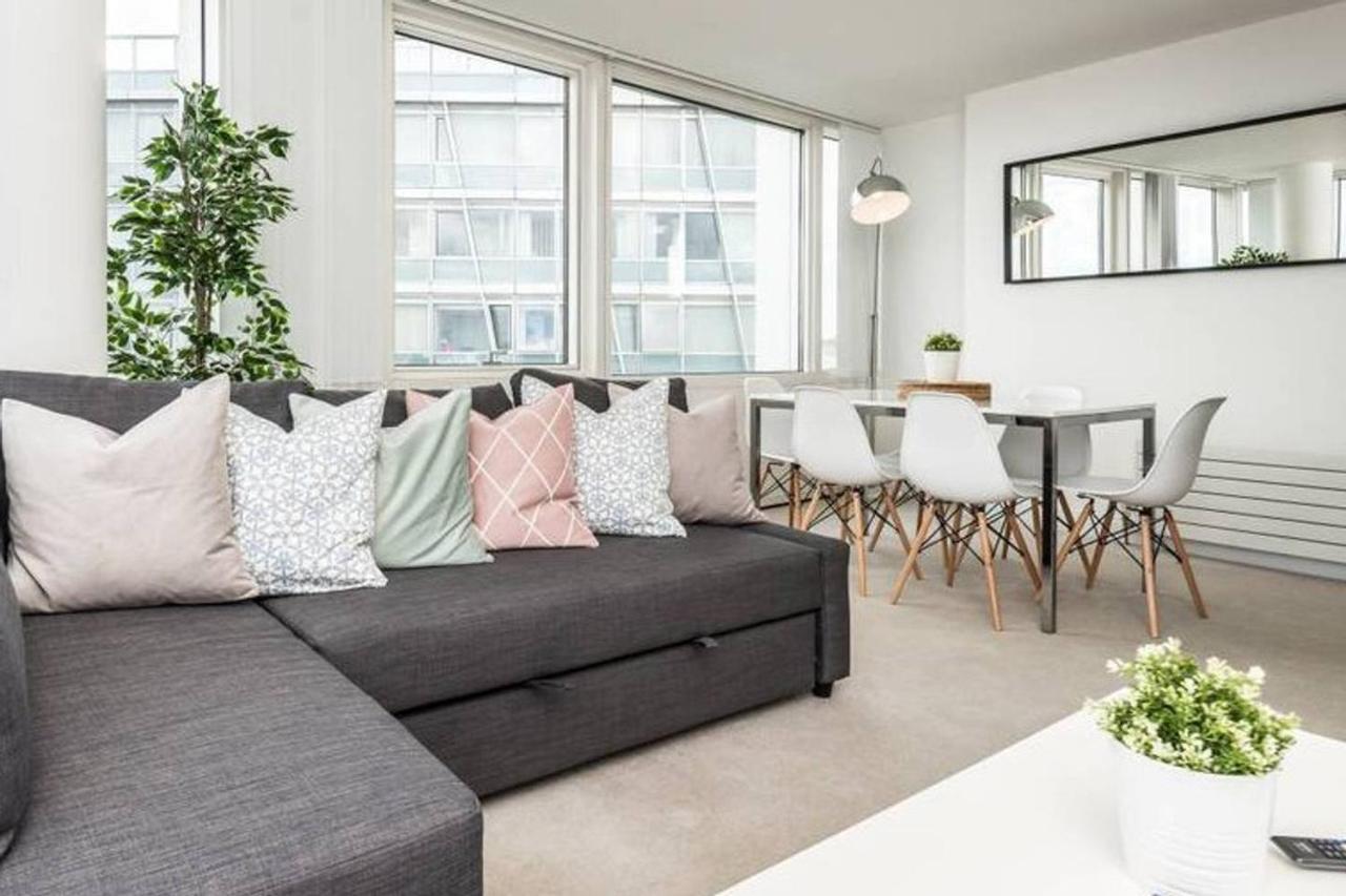 Waterfront Albert Dock Views Apartment