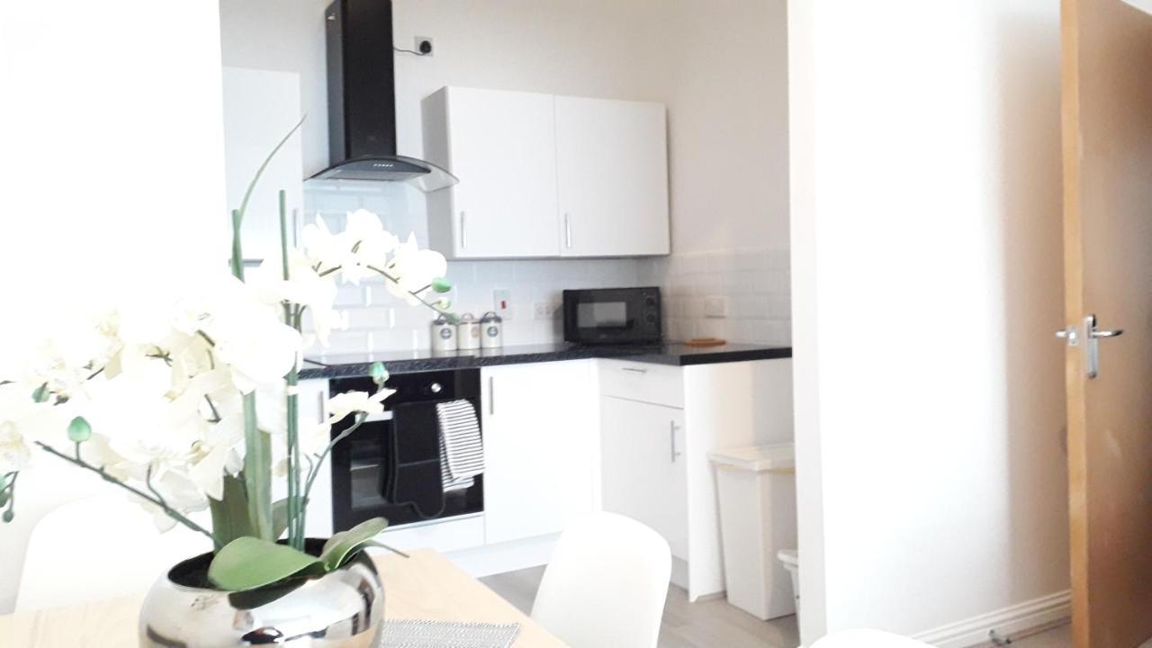 Lynn's Apartment *