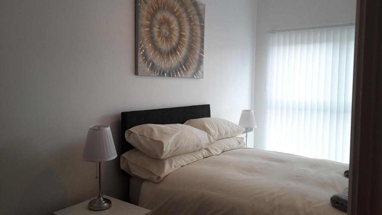 Lynn's Apartment *