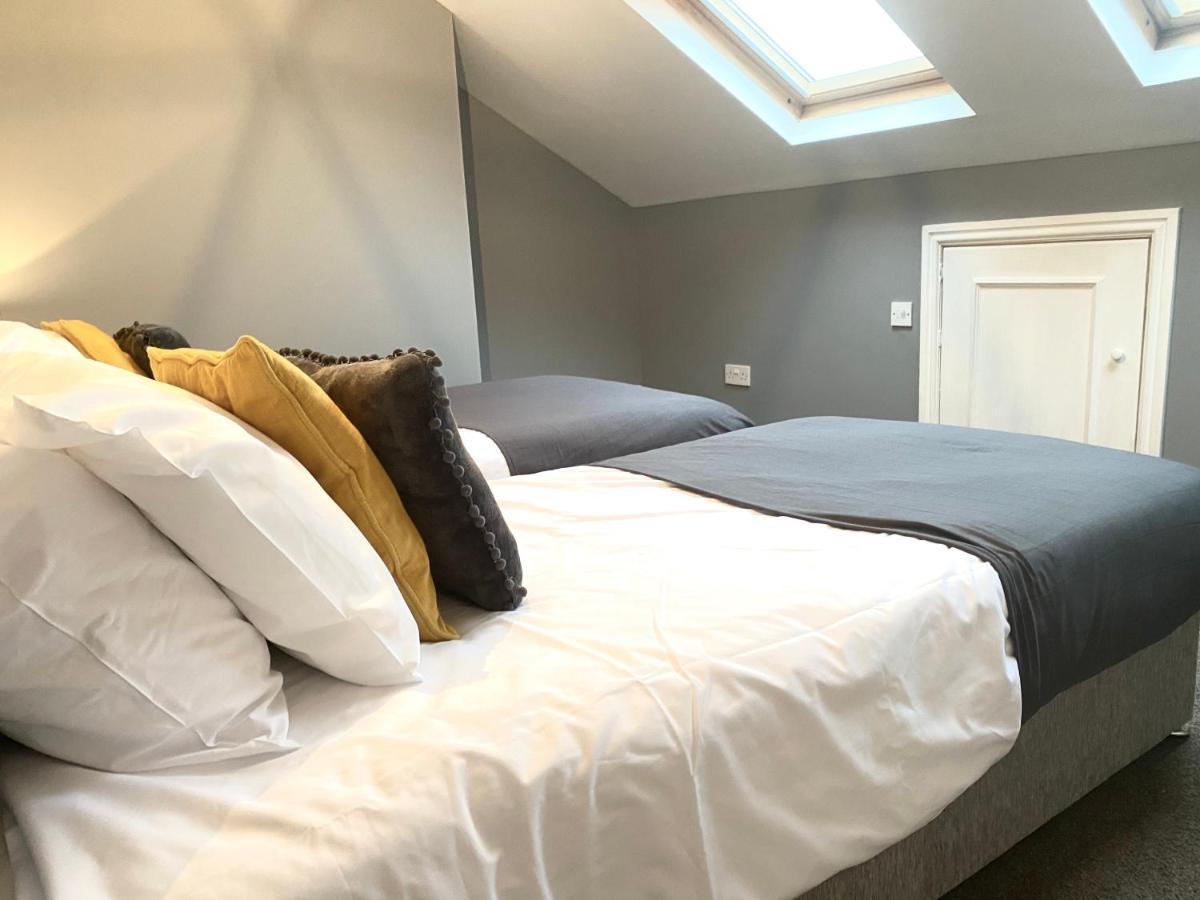 Alpheus Living: Newsham Apartment