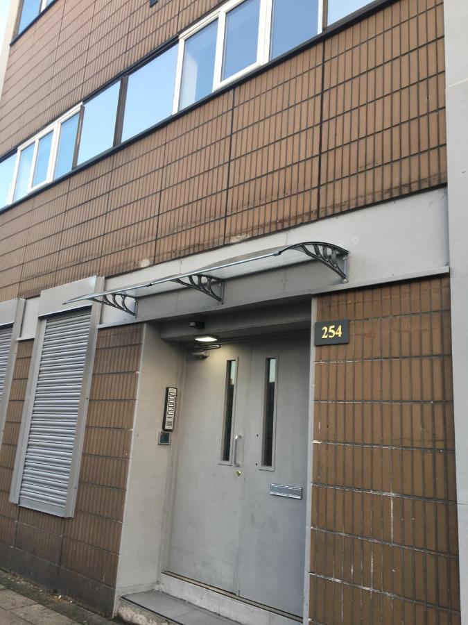 Apartment Flats Near Football Clubs