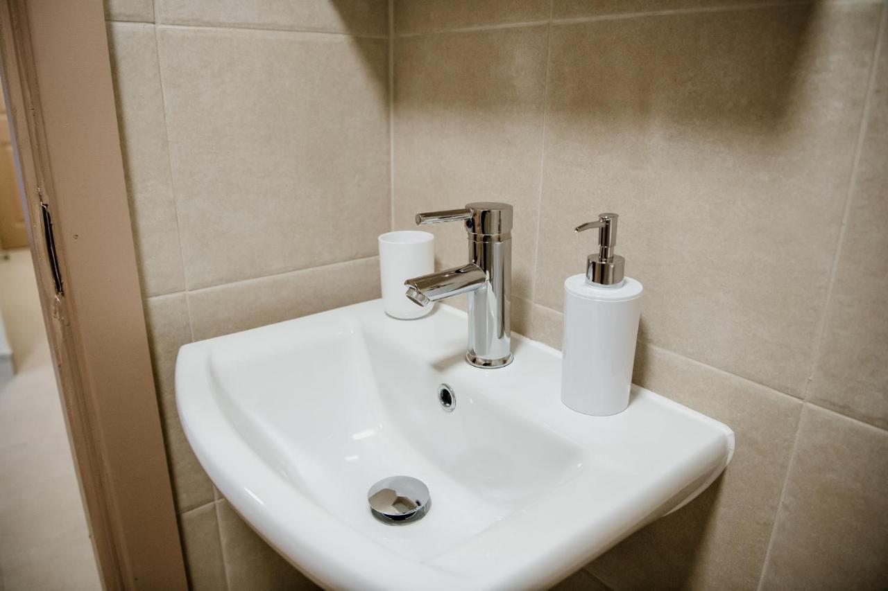 Flats Near Football Clubs Apartment *