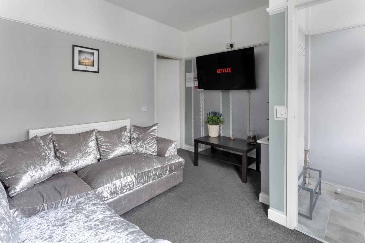 Comfortable Townhouse - Free Parking Apartment Liverpool