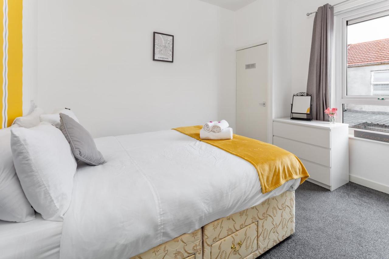 Comfortable Townhouse - Free Parking Apartment