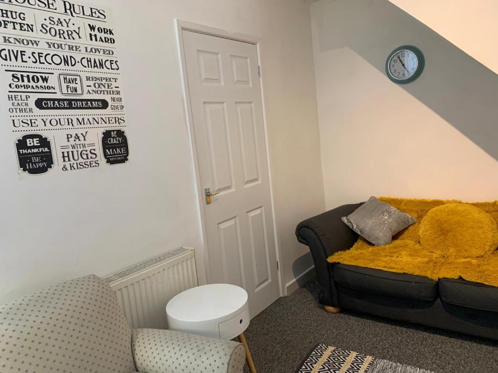 Bright, Comfortable Home, Convenient For Centre *