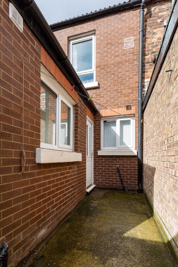 Comfortable Townhouse - Free Parking Liverpool
