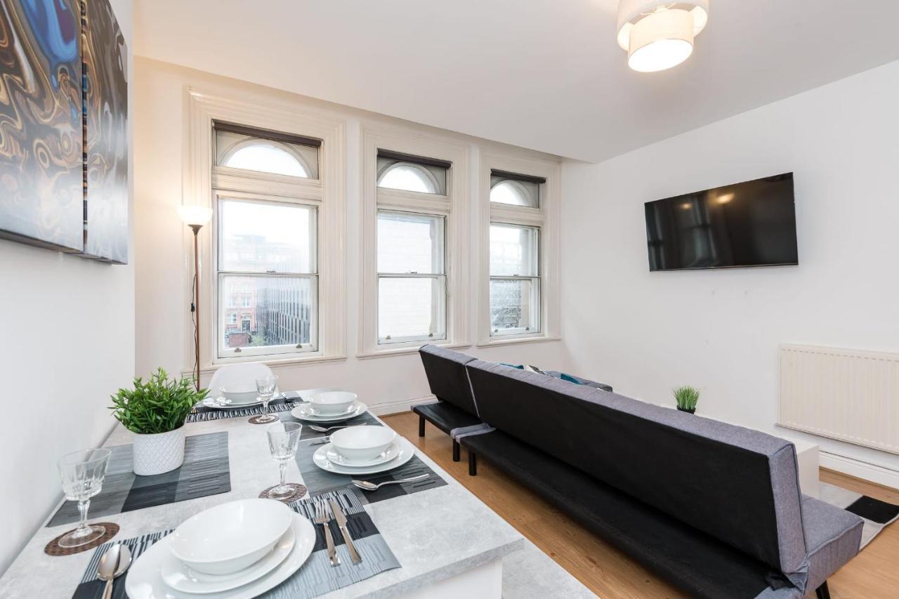 Superb Location, Lovely And Bright 2 Bed * Liverpool