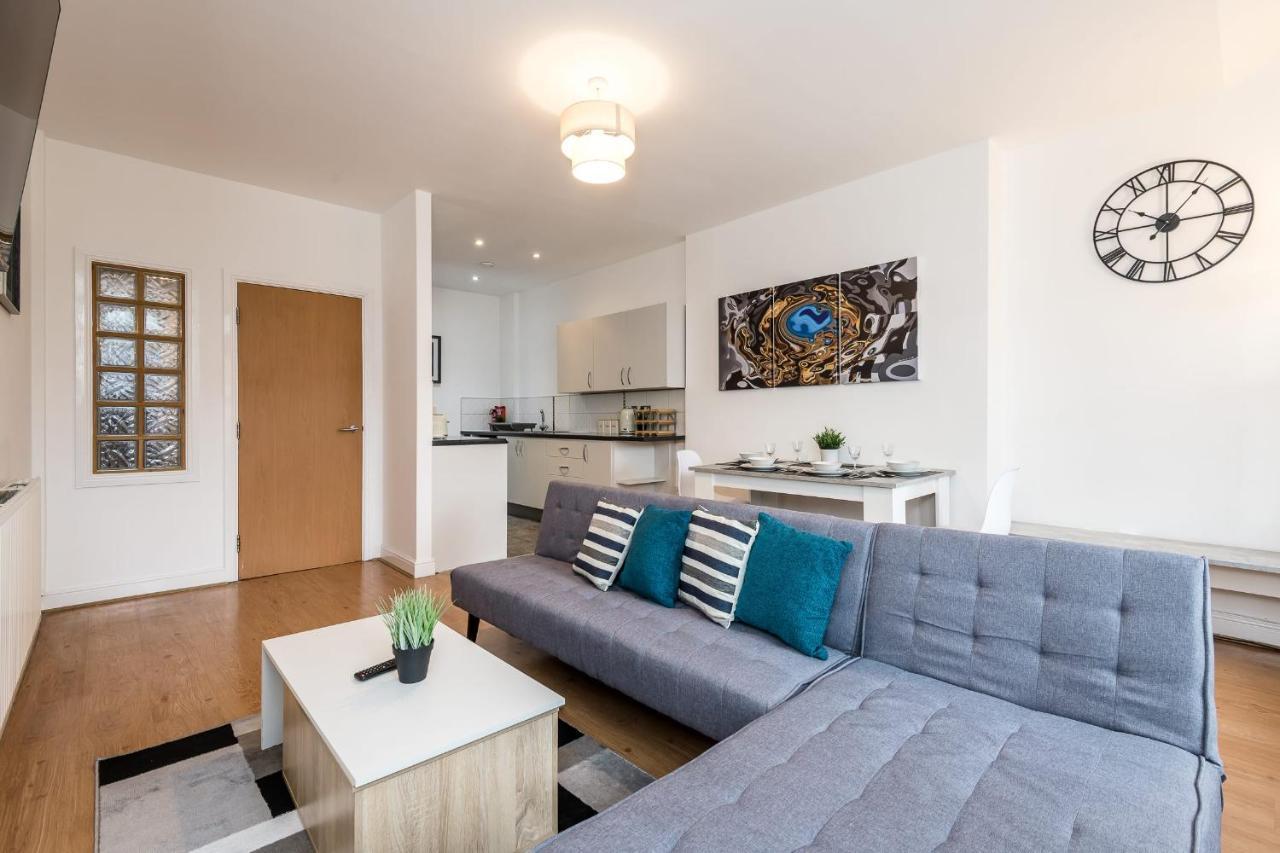 Superb Location, Lovely And Bright 2 Bed Apartment Liverpool