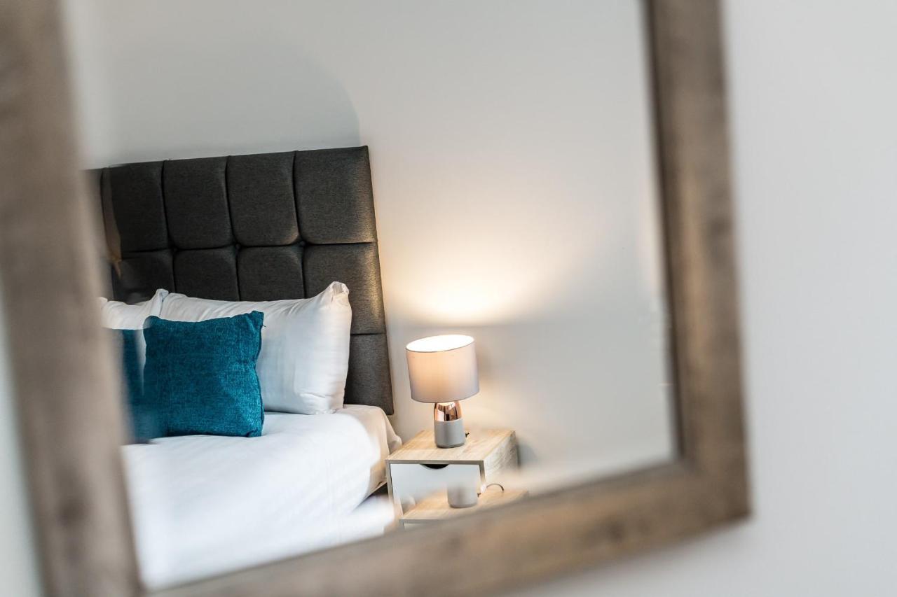 Apartment Superb Location, Lovely And Bright 2 Bed Liverpool