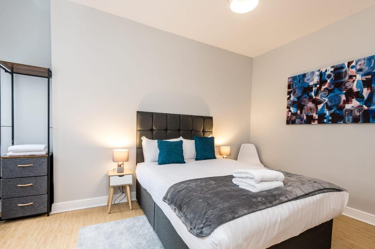 Superb Location, Lovely And Bright 2 Bed Apartment Liverpool