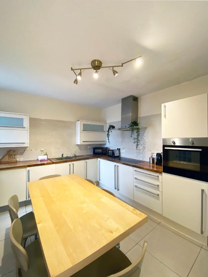 The Docklands 2 By Serviced Living Apartment