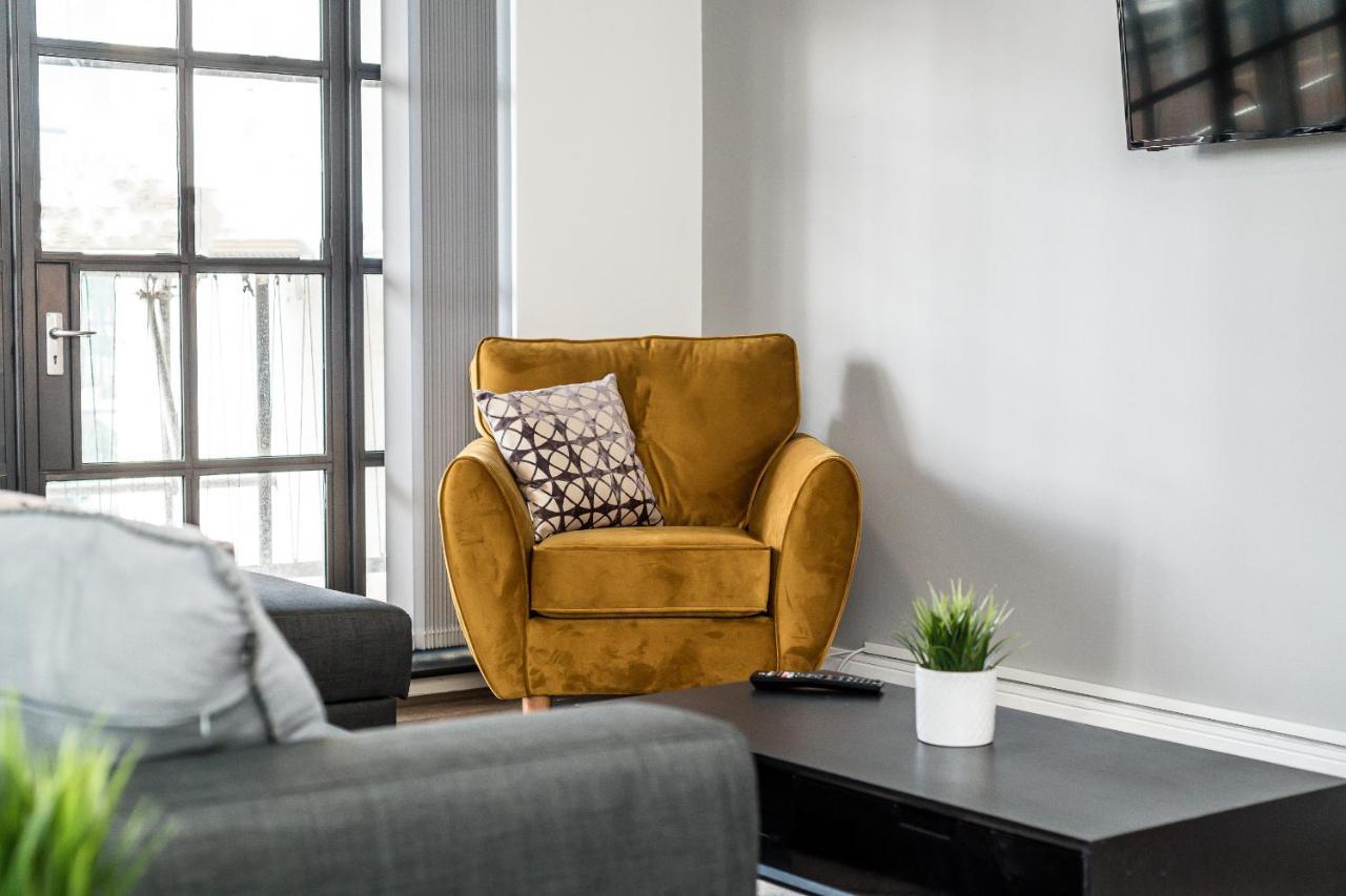 Host & - Manhattan House 14