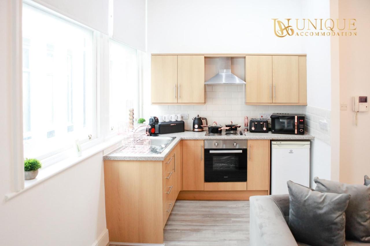 Unique - Luxury 2 Bed , Perfect For Business & Families, Book Now Apartment *