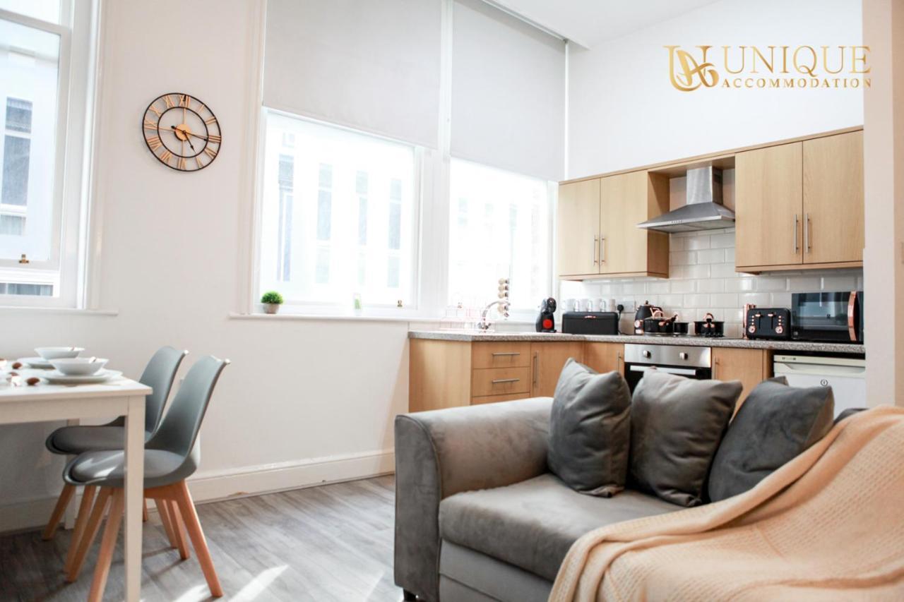 Apartment Unique - Luxury 2 Bed , Perfect For Business & Families, Book Now