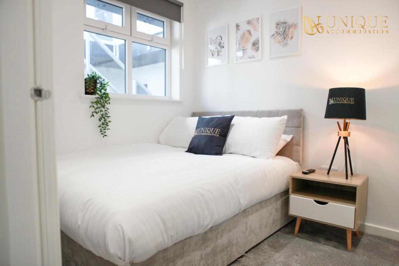 Apartment Unique - Luxury 2 Bed , Perfect For Business & Families, Book Now