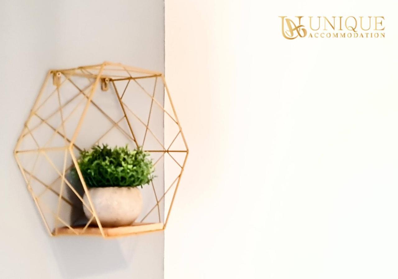 Apartment Unique - Luxury 2 Bed , Perfect For Business & Families, Book Now