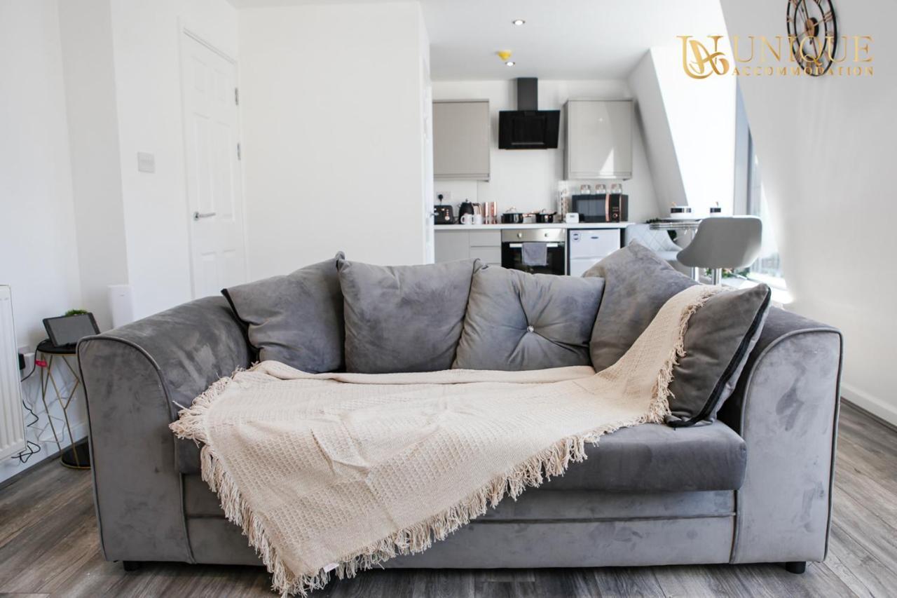 Unique - Luxury 2 Bed , Perfect For Business & Families, Book Now *