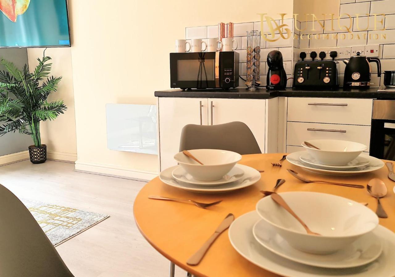 Apartment Unique - Luxury 2 Bed , Perfect For Business & Families, Book Now *