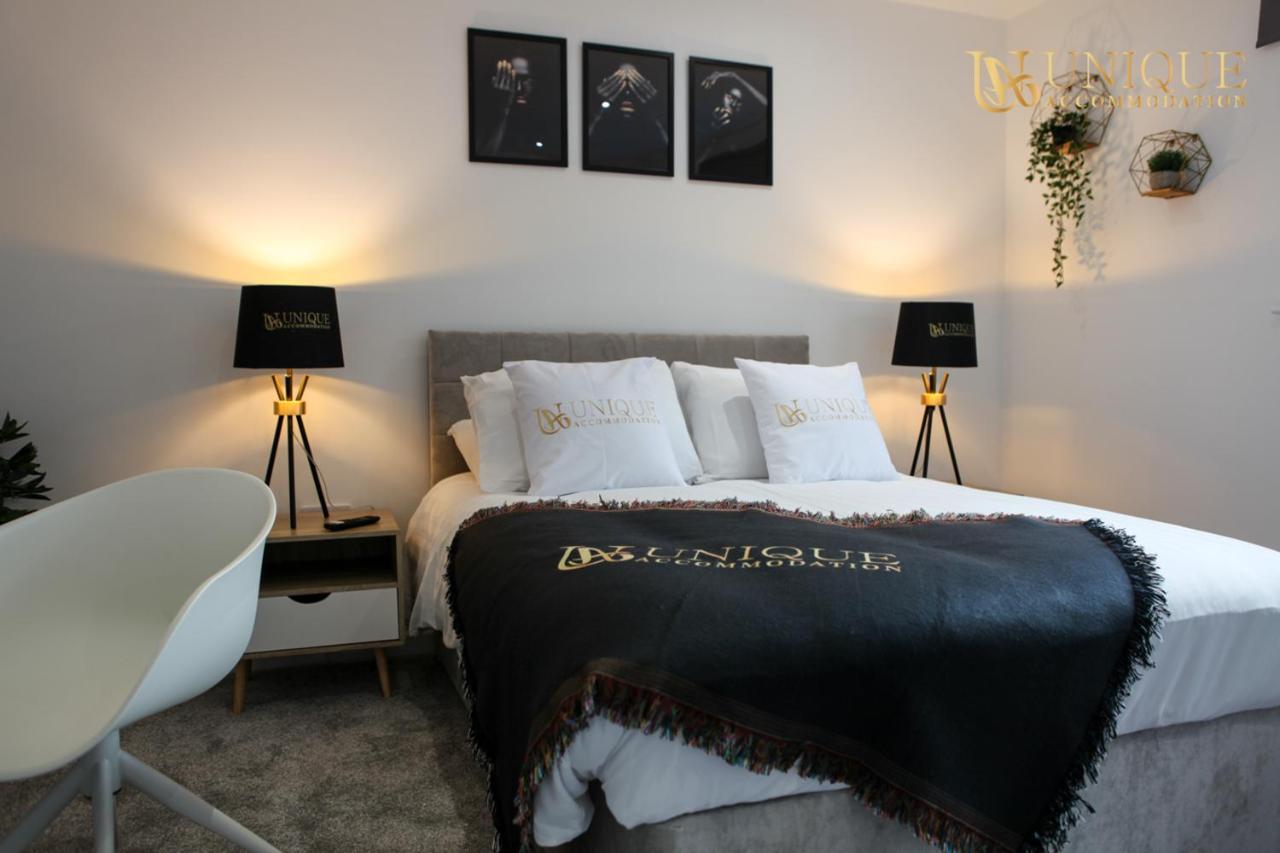 Unique - Luxury 2 Bed , Perfect For Business & Families, Book Now * Liverpool