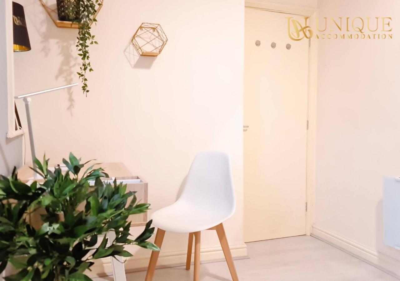 Apartment Unique - Luxury 2 Bed , Perfect For Business & Families, Book Now