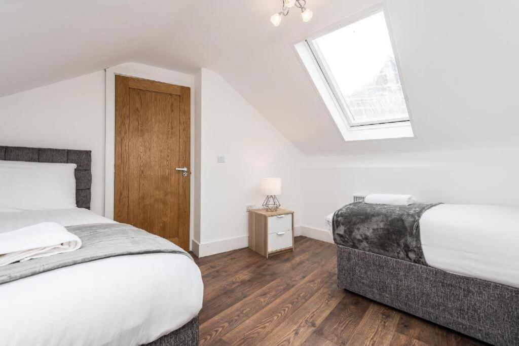 Party Apartment 3 Sleeps 10 * Liverpool