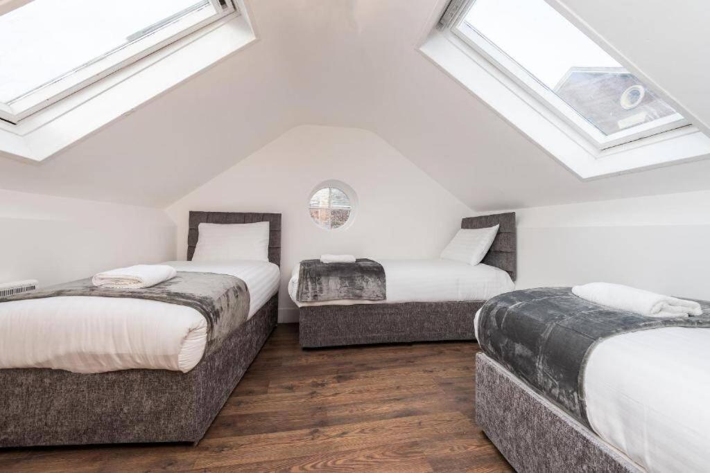 Party Apartment 3 Sleeps 10 Liverpool