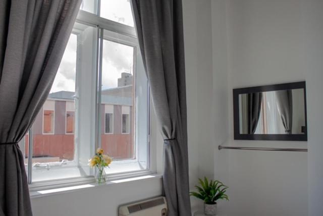 Apartment Air Host And - Symphony