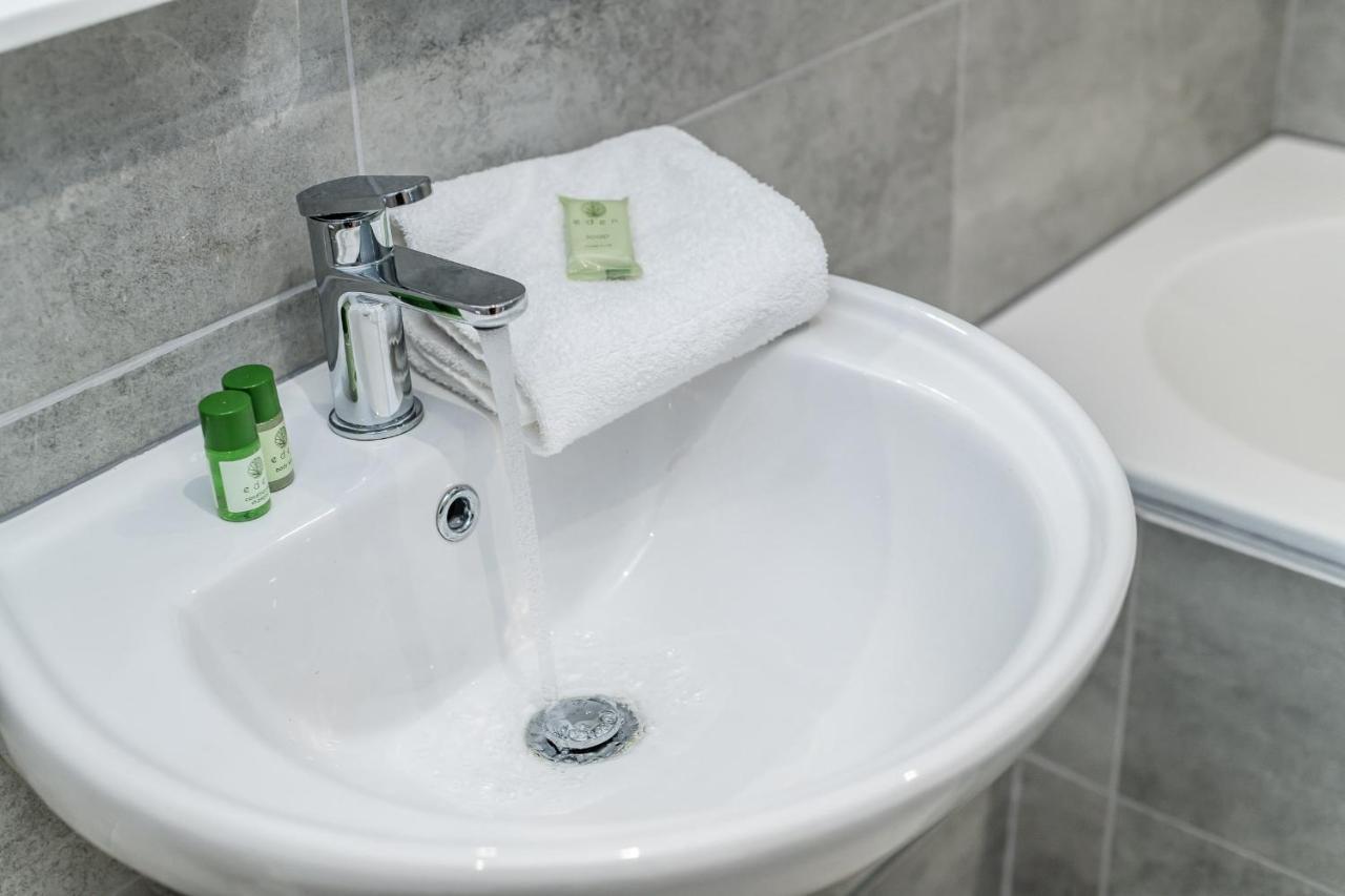 Host - 2-bedroom L1 - Sleeps 8! * Liverpool
