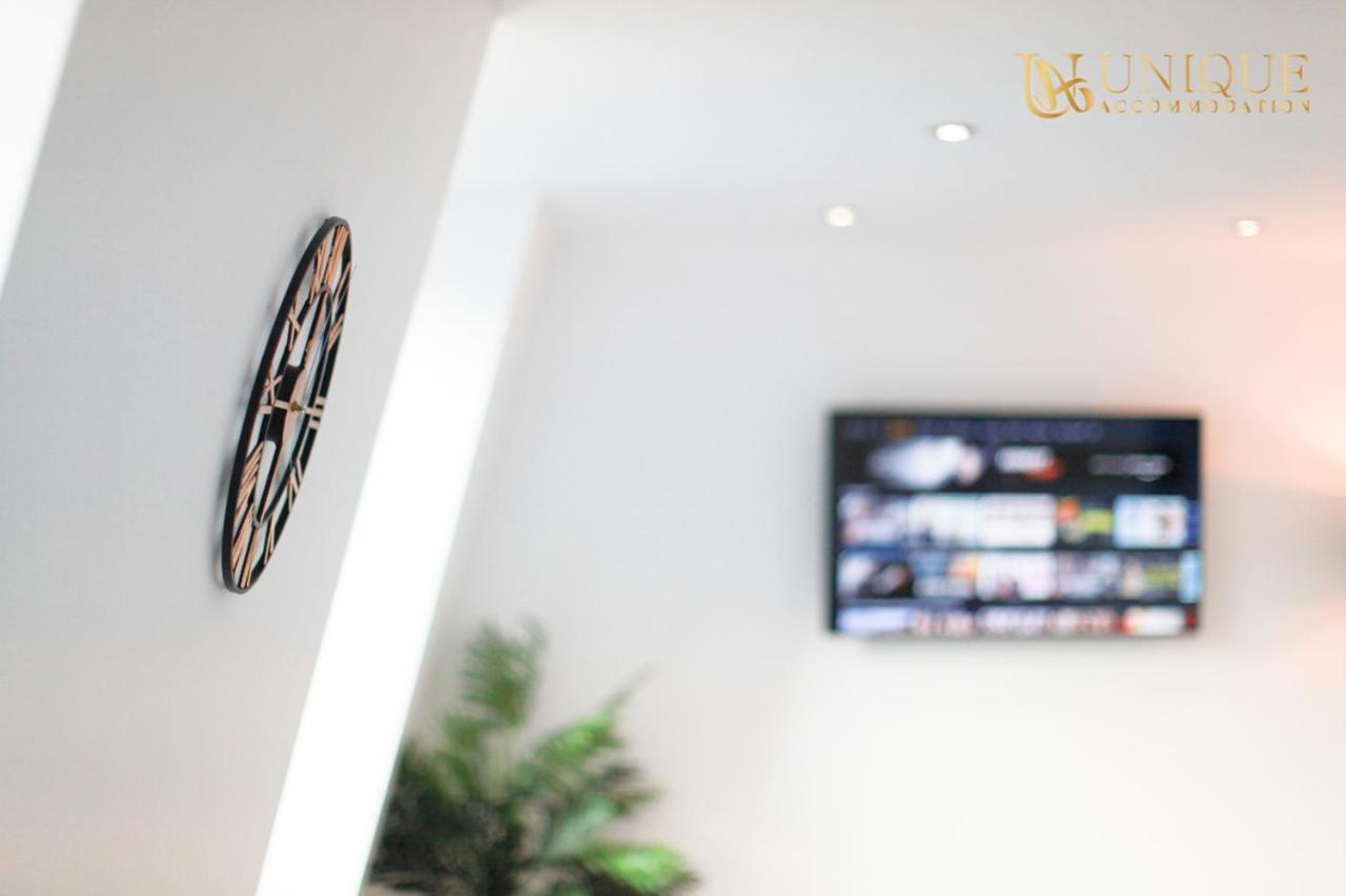 Unique - Luxury 2 Bed , Perfect For Business & Families, Book Now *