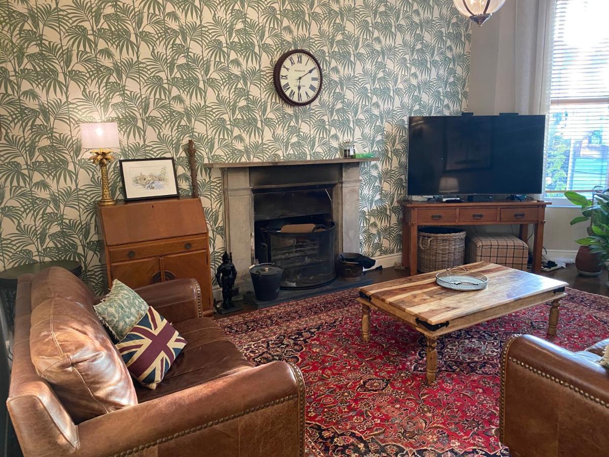 Lyndhurst - Victorian With Heated Pool Holiday home Liverpool