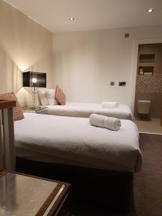 Liverpool Party Pads - Infinity Apartments *