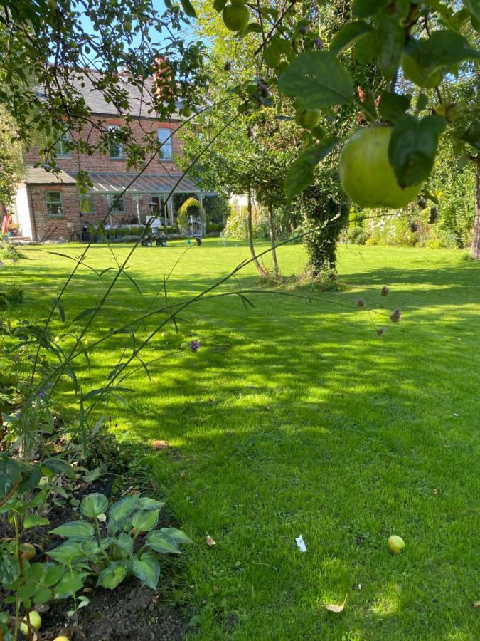 Holiday home Lyndhurst - Victorian With Heated Pool Liverpool