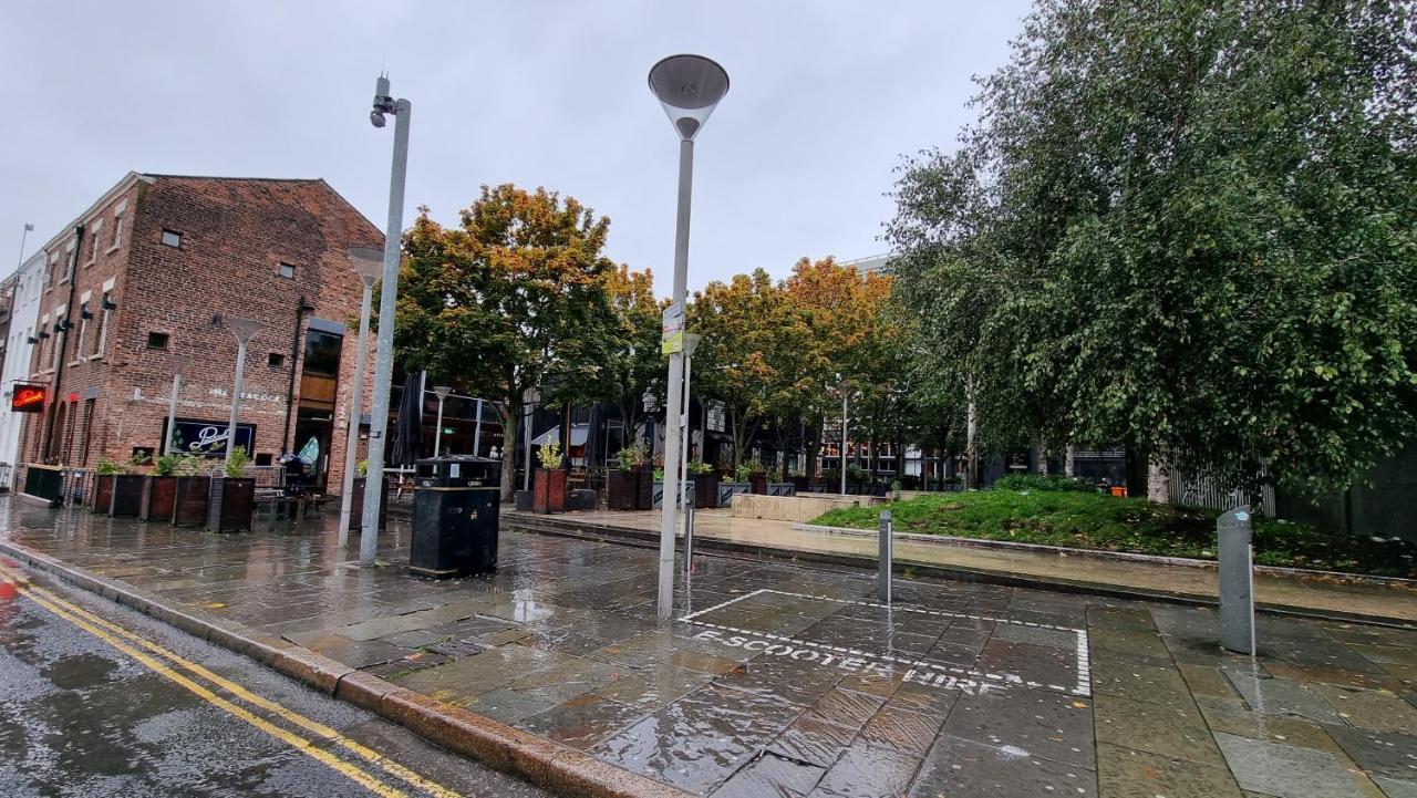 City Centre Studio With Wifi Parking & Shops Apartment *