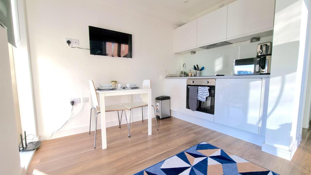 City Centre Studio With Wifi Parking & Shops Apartment Liverpool