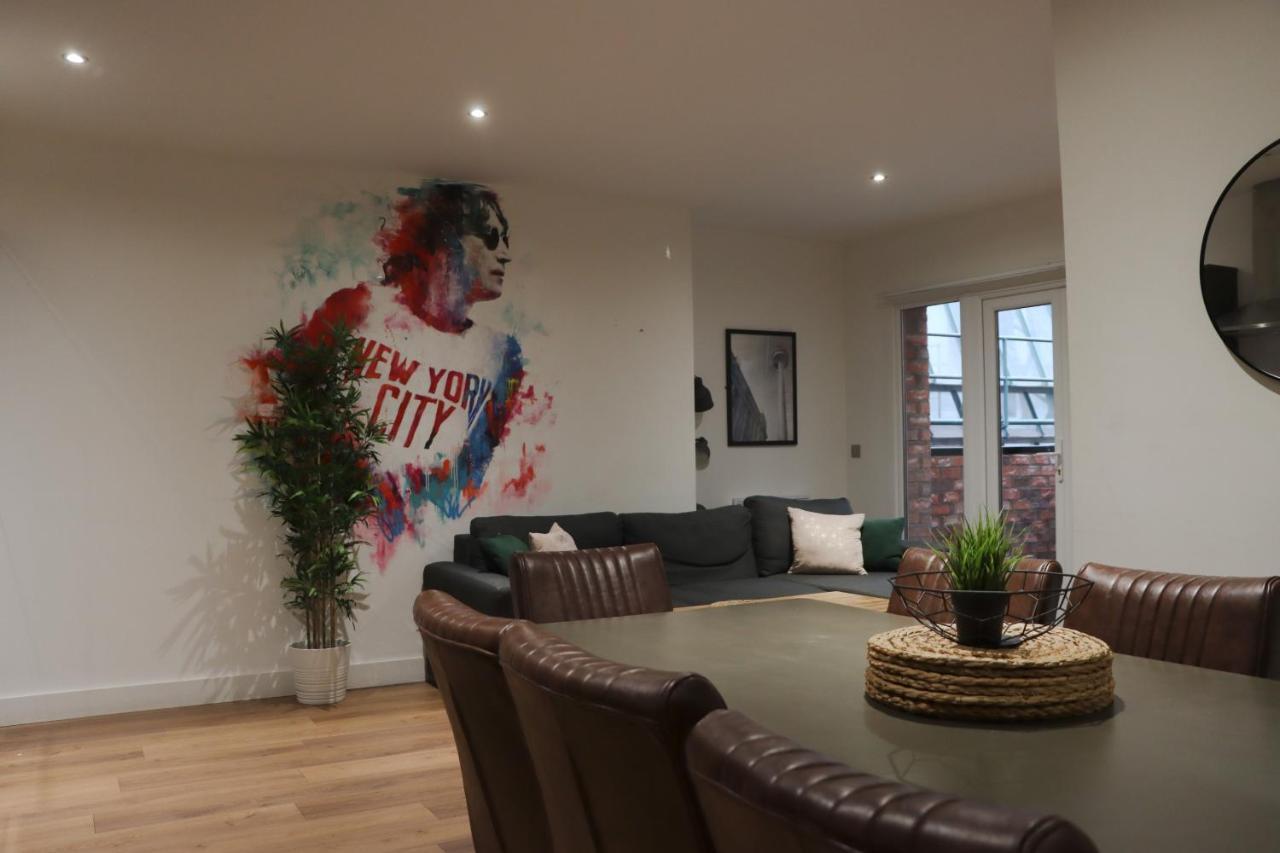 Apartment Sgt Peppers Mathew Street By Happy Days