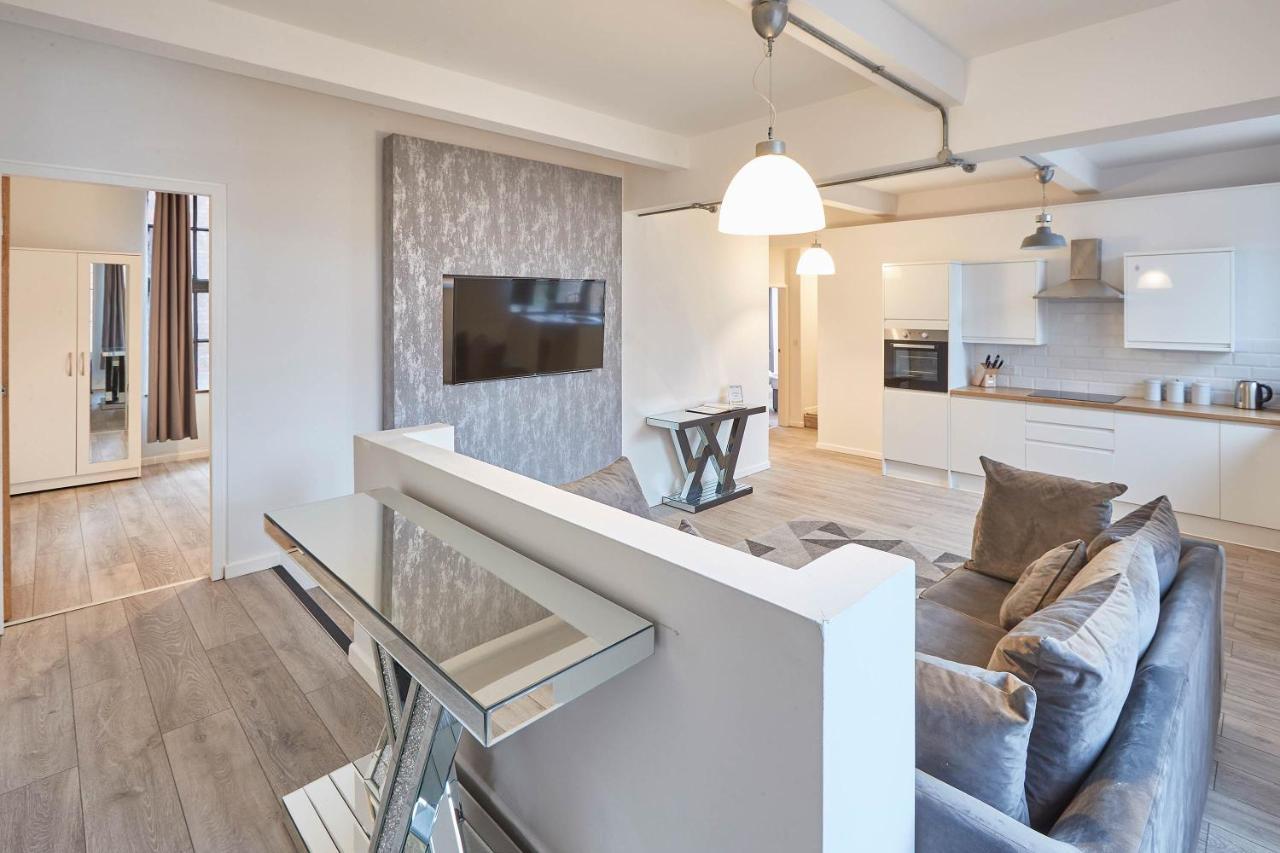 Host & - Concert Square Apartment *