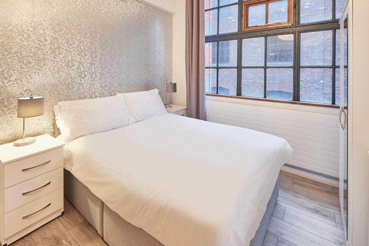 Host & - Concert Square Apartment *