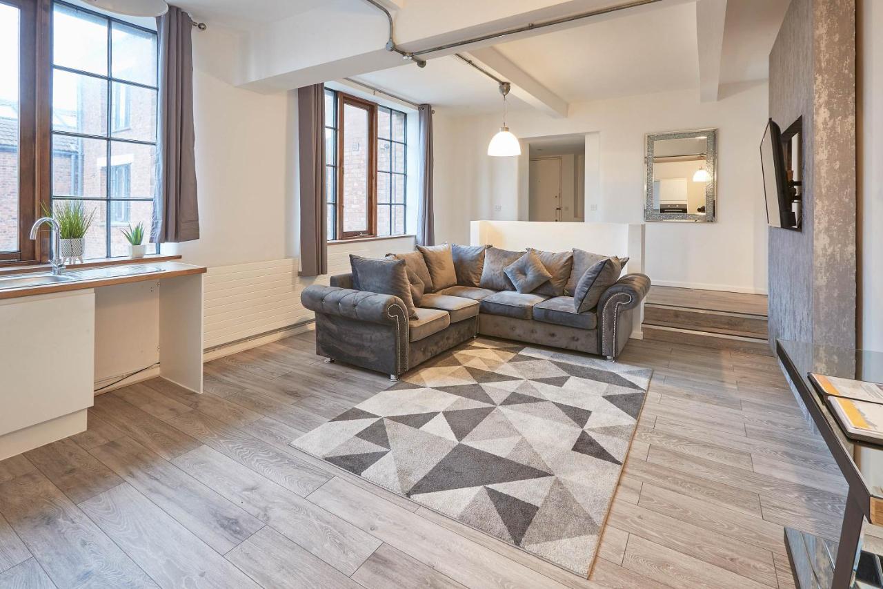Host & - Concert Square Apartment *