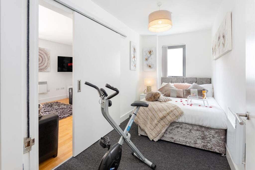 Centre Apt Sleeps 10 * Liverpool