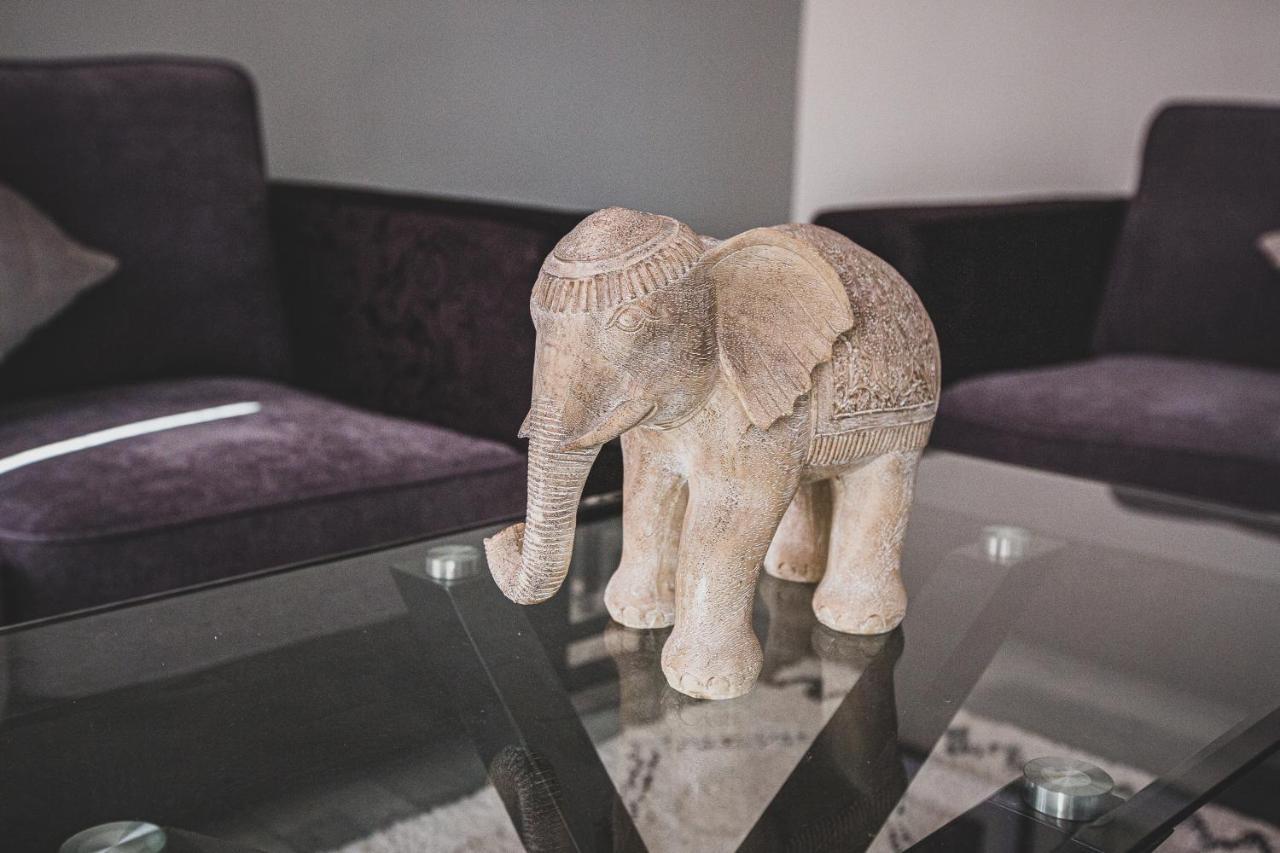 Oakfield Road Apartment *
