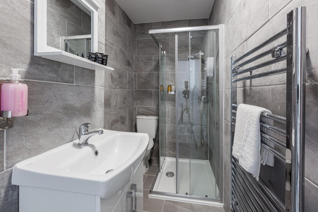 Oakfield Road Apartment *