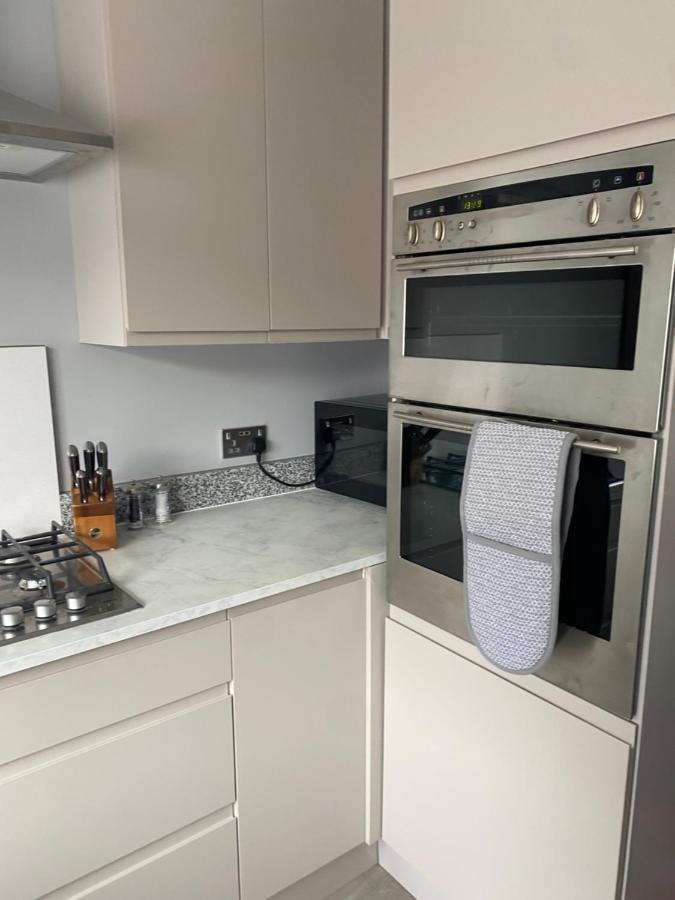 Holiday home Stylish & Modern 4 Bedroom Sleep 8