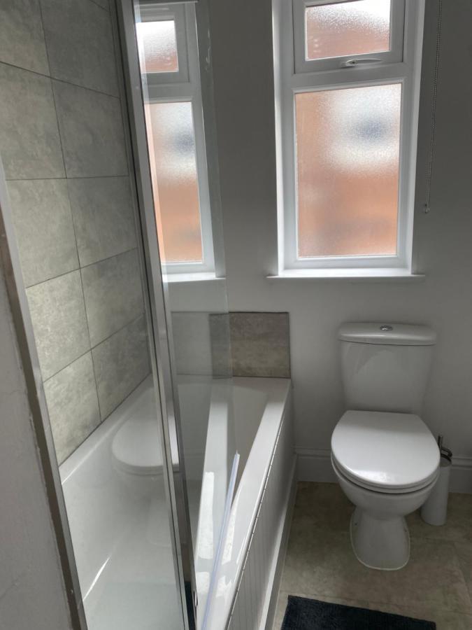 Holiday home Stylish & Modern 4 Bedroom Sleep 8 Liverpool