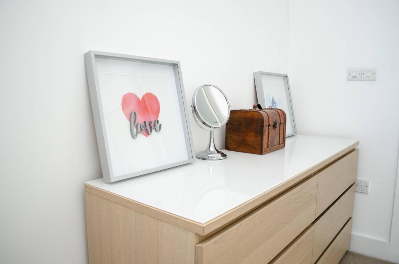 Apartment Serviced In Centre - Free Parking - Balcony - By Happy Days Liverpool
