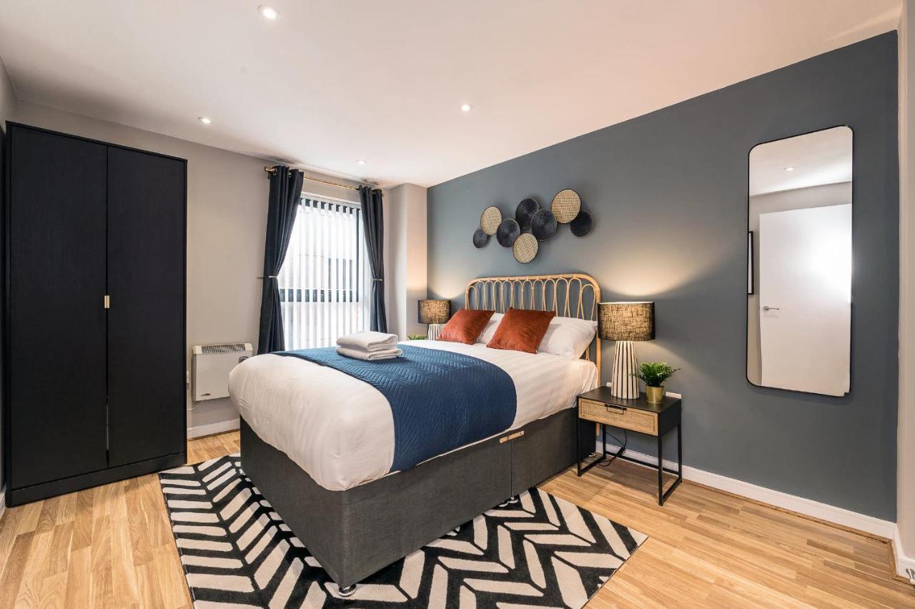 Host & - Duke Street Abode Apartment *