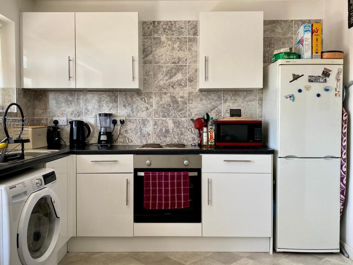 Cosy Flat - Access To Centre/airport/stadiums *