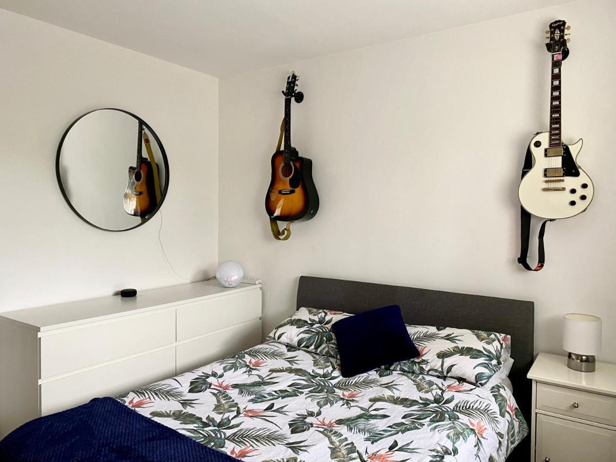 Cosy Flat - Access To Centre/airport/stadiums Apartment