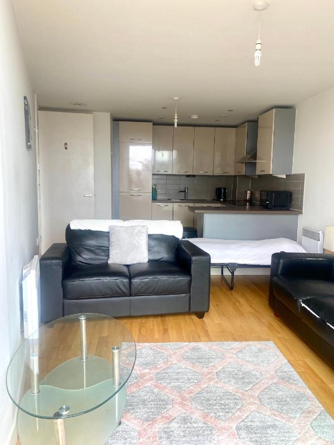 Apartment *city View* 1 Bedroom Central With Balcony *