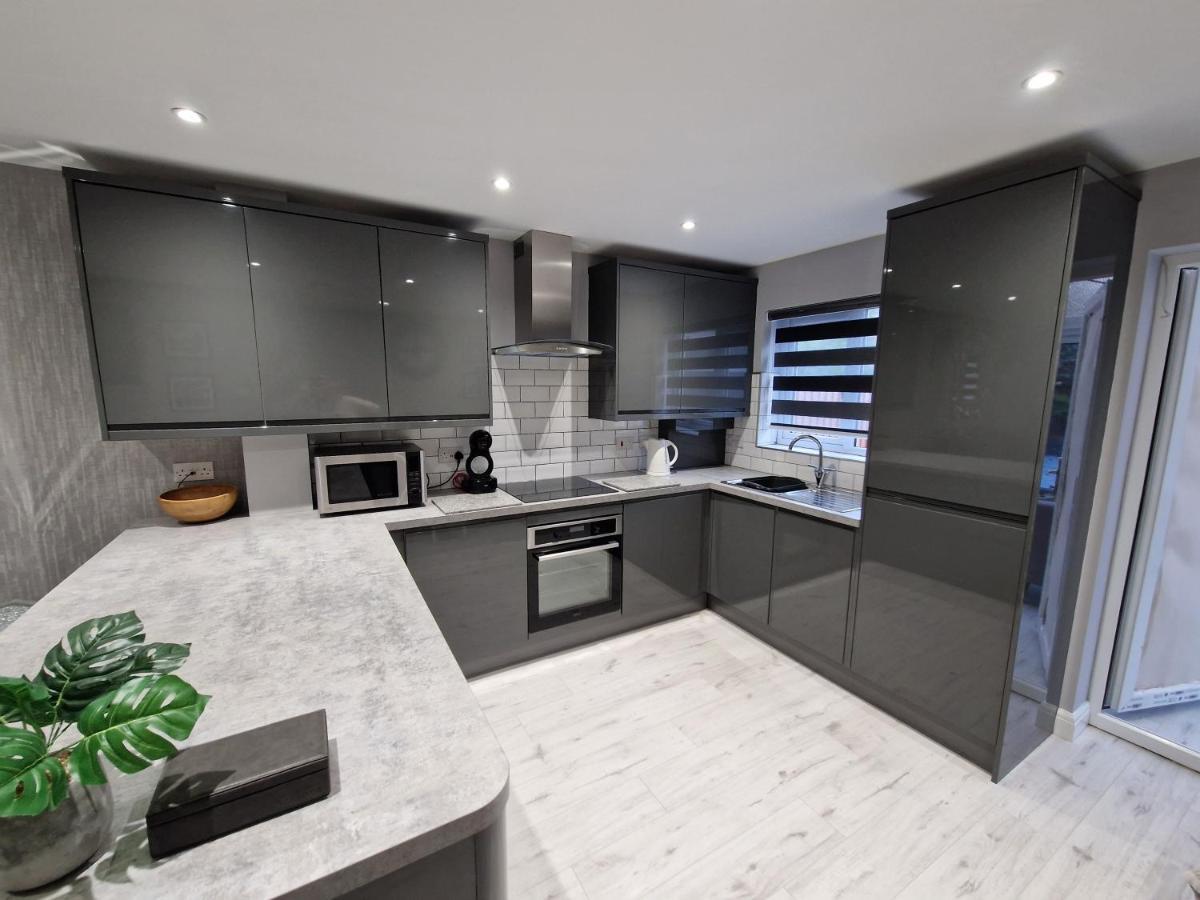 Corner House At L3 * Liverpool
