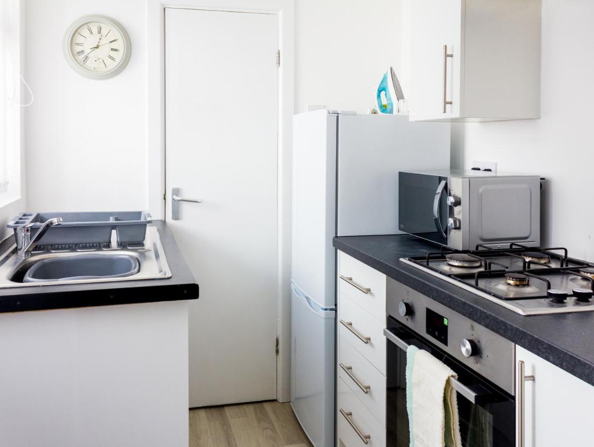 Stylish 3 Bed House, Sleep 7 With Parking * Liverpool